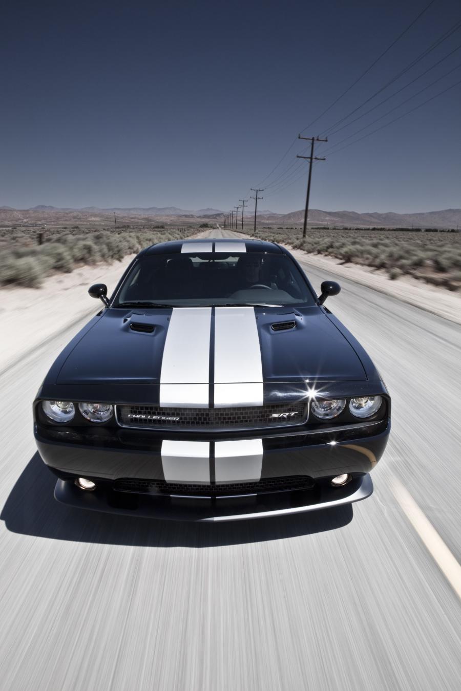  Dodge Challenger SRT8 392 2012 года  (фото 9 из 40)